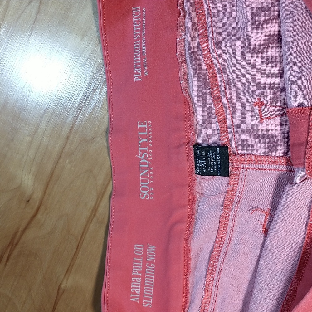 Sound/Style capris - Picture 11 of 16